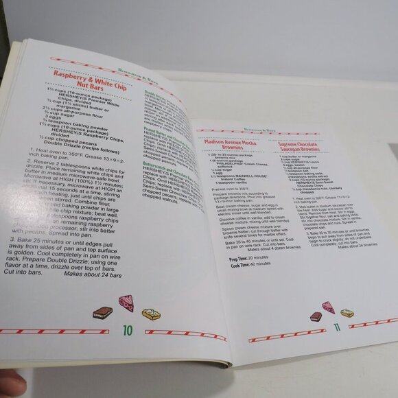 Santa's Favorite Cookies Cookbook Paperback 64pgs - Picture 8 of 13